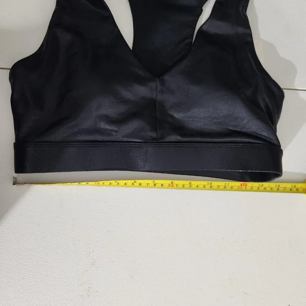 Fabletics Sports Bra Womens Medium Black On-the-Go Mid Medium Impact Racerback